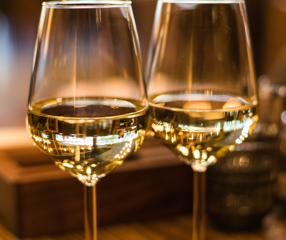 wine glasses with white wine
